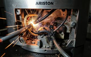 Электрические неисправности бытовой техники Ariston: причины и профессиональный ремонт